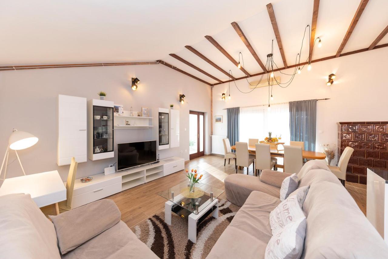 Apartament Lana *